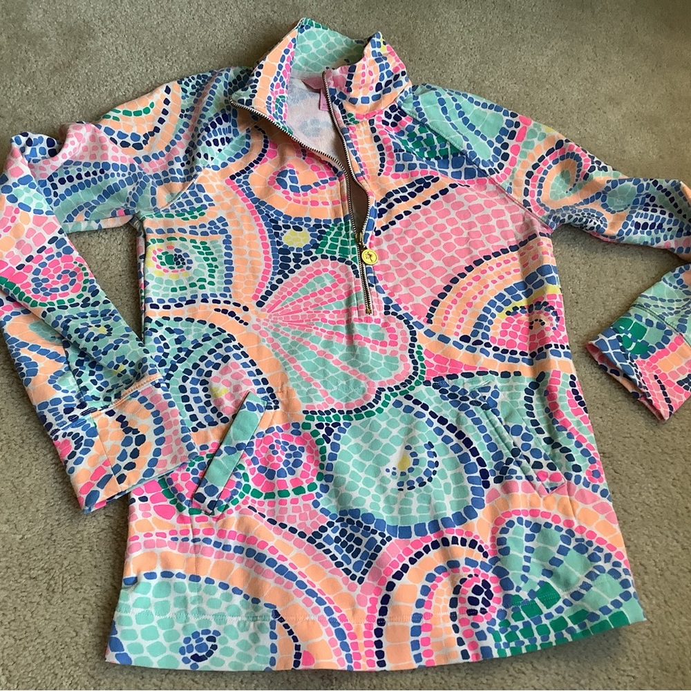Lilly Pulitzer “ tile wave” 1/2 zip  XS